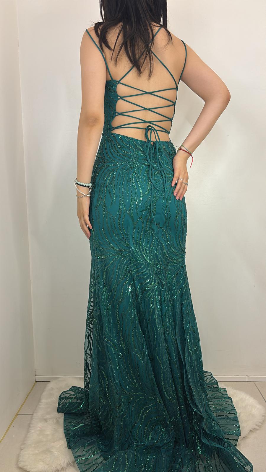 Robe sirène à sequins et dos lacé