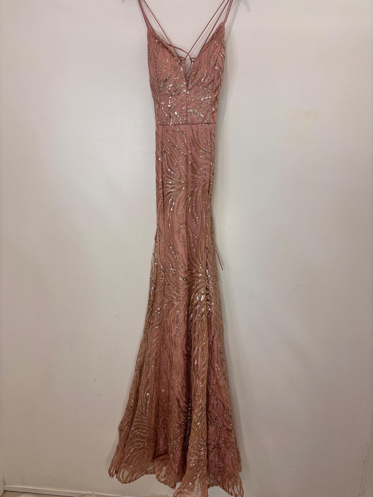 Robe sirène à sequins et dos lacé
