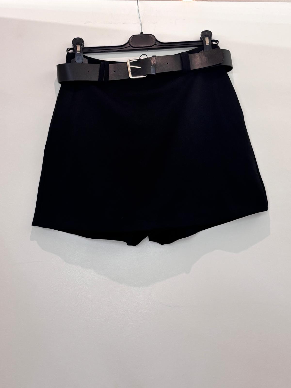 Jupe-short avec ceinture
