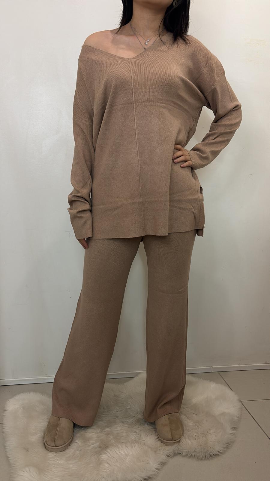 Ensemble – pull oversize à col V et pantalon fluide