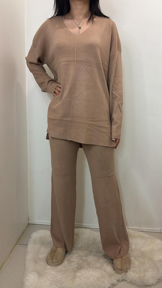Ensemble – pull oversize à col V et pantalon fluide
