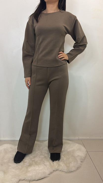 Ensemble uni – haut à manches longues et pantalon droit