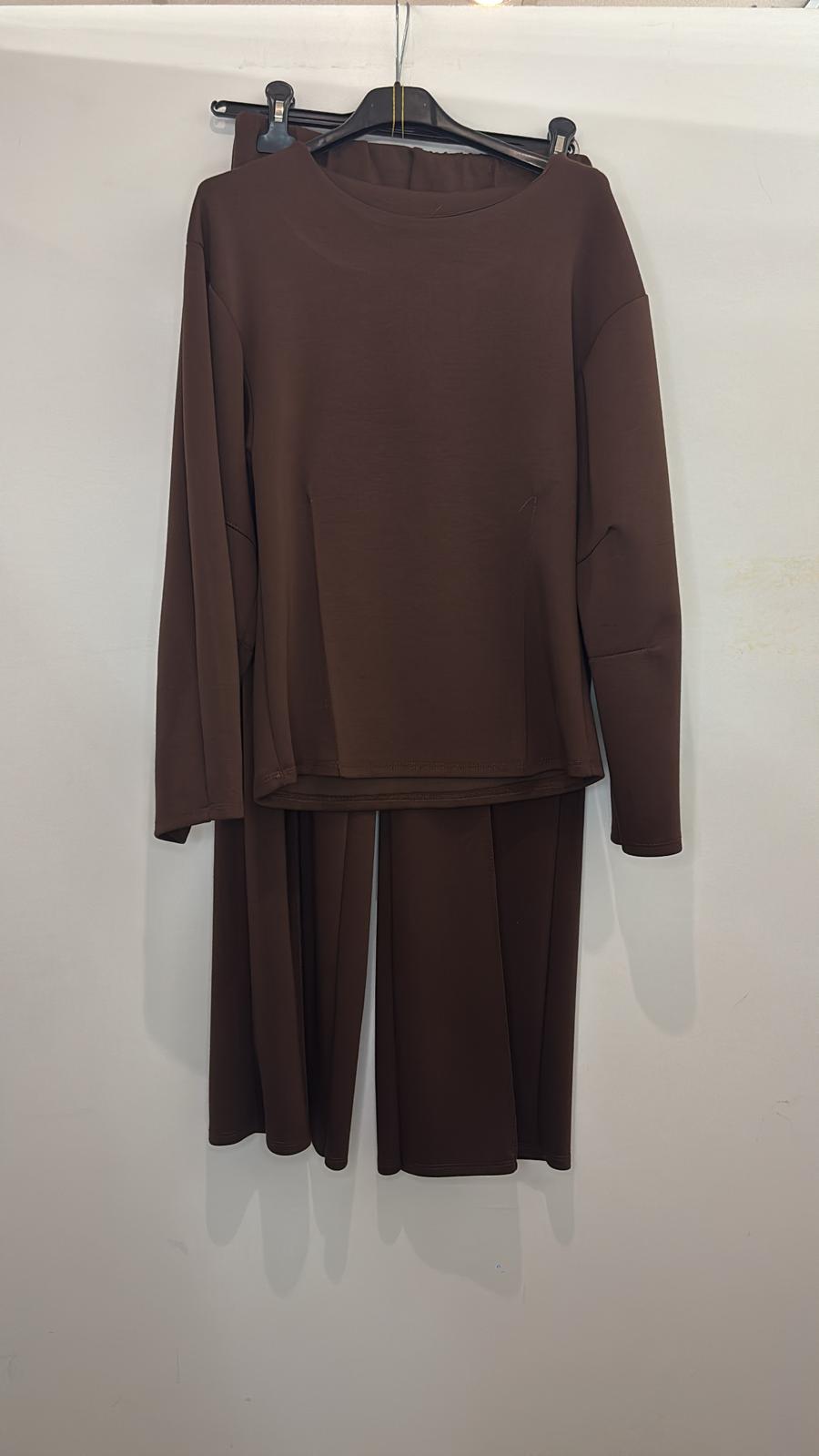 Ensemble uni – haut à manches longues et pantalon droit