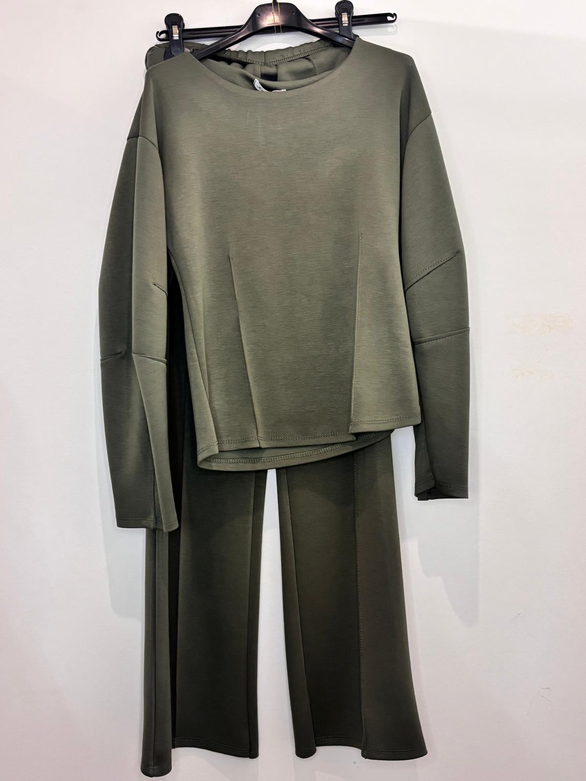 Ensemble uni – haut à manches longues et pantalon droit