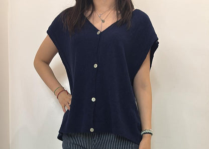 Top en maille à boutons – coupe ample et col V