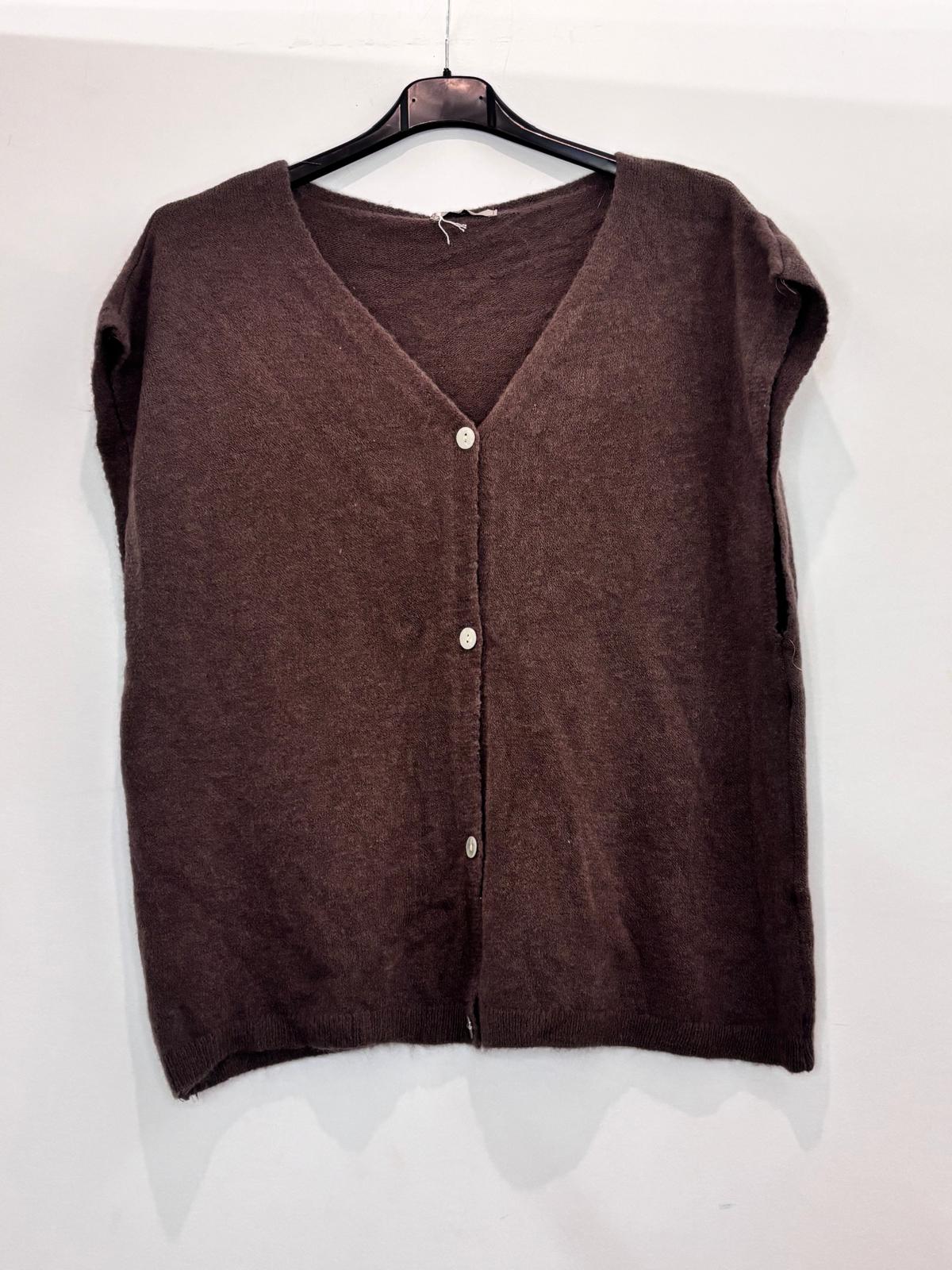 Top en maille à boutons – coupe ample et col V