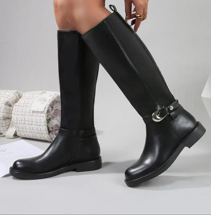 Bottes cavalières à boucle argentée