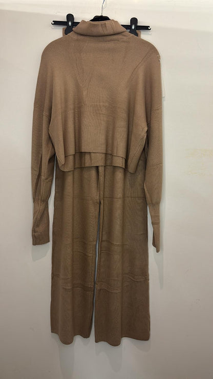 Ensemble côtelé avec col montant et ouverture pour le pouce