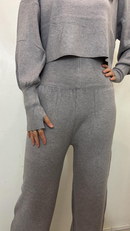 Ensemble côtelé avec col montant et ouverture pour le pouce