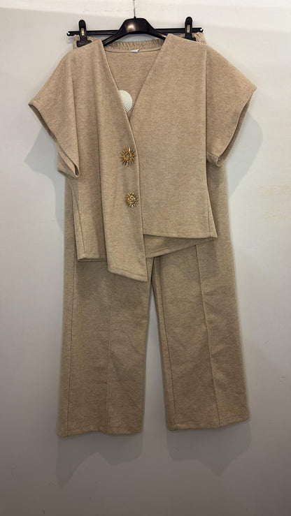 Ensemble à boutons dorés effet soleil