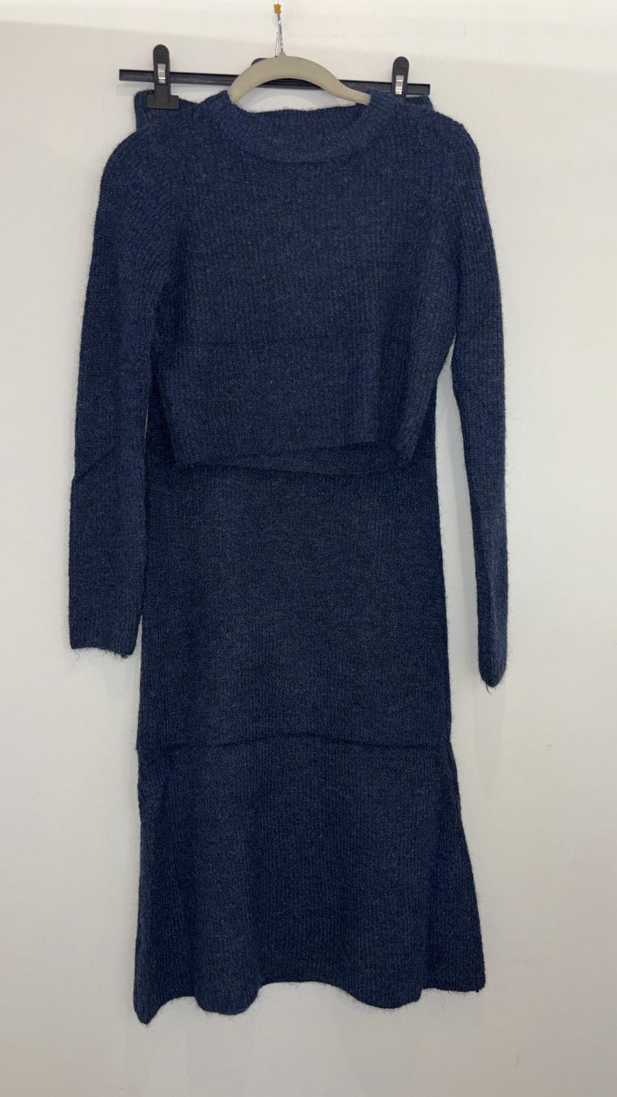 Ensemble en maille – pull court et jupe longue assortie