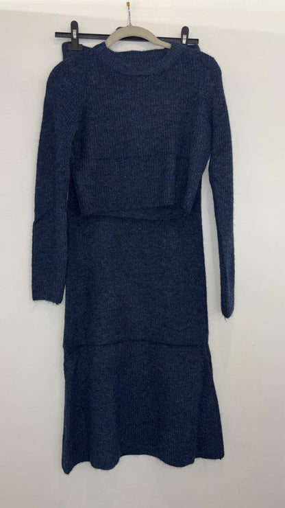 Ensemble en maille – pull court et jupe longue assortie