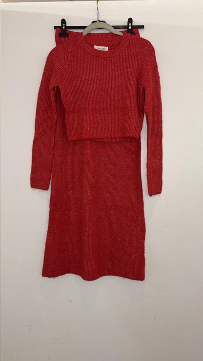 Ensemble en maille – pull court et jupe longue assortie