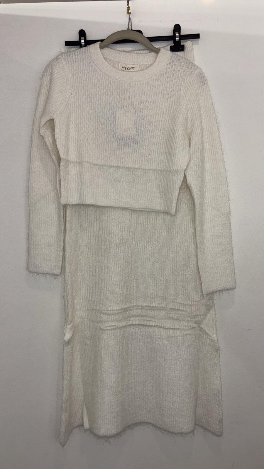 Ensemble en maille – pull court et jupe longue assortie