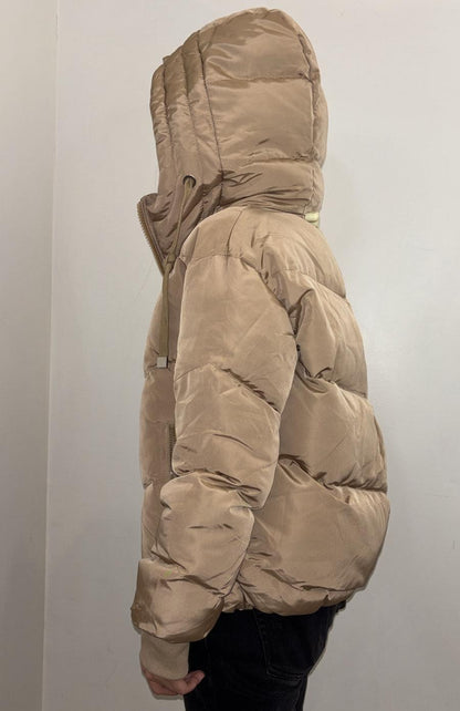 Doudoune matelassée à capuche et fermeture zippée