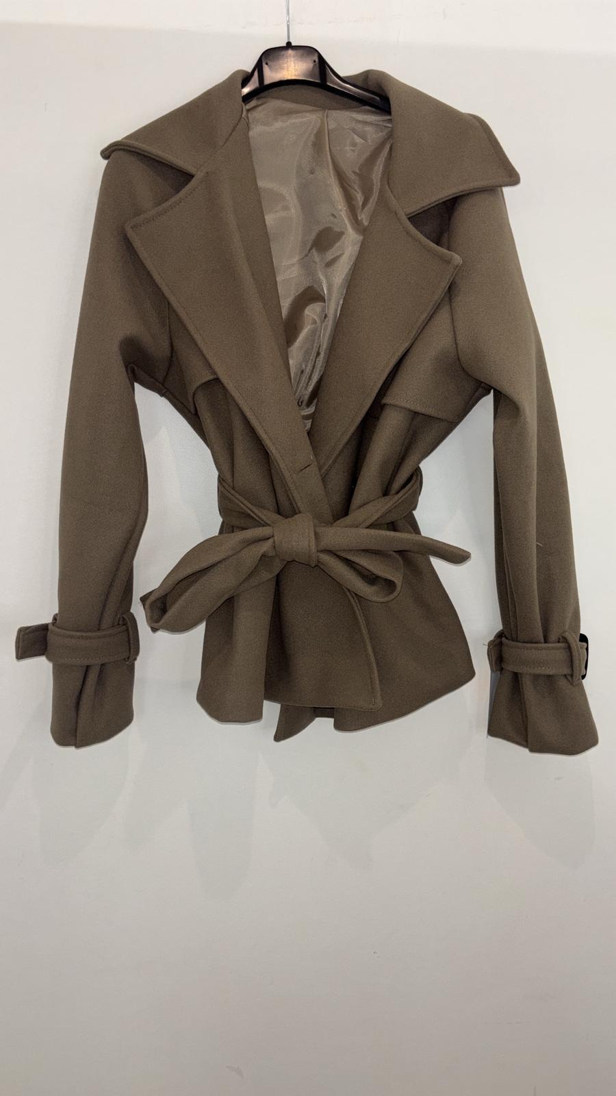 Trench court à ceinture nouée
