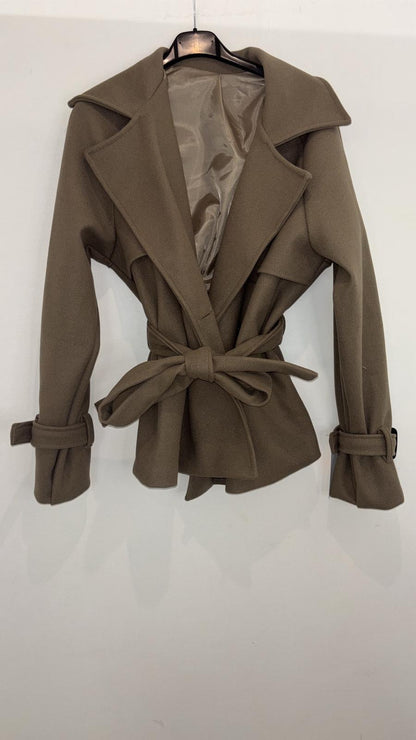Trench court à ceinture nouée