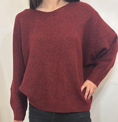 Pull asymétrique épaules dénudées