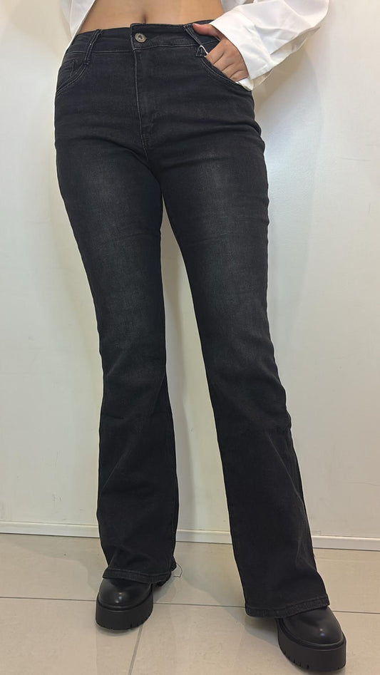 Jean noir taille haute coupe fit & flare