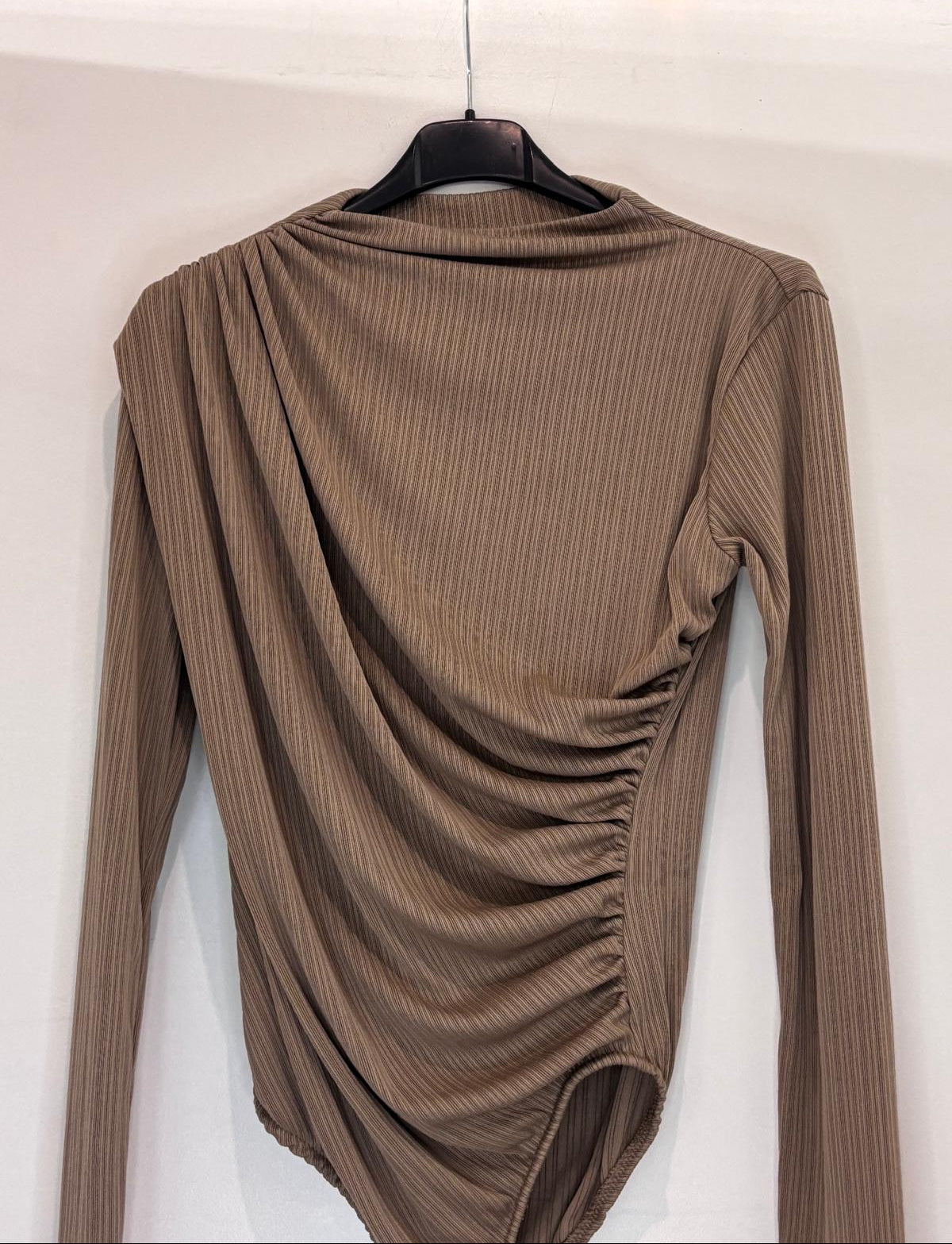 Body à effet drapé côtelé