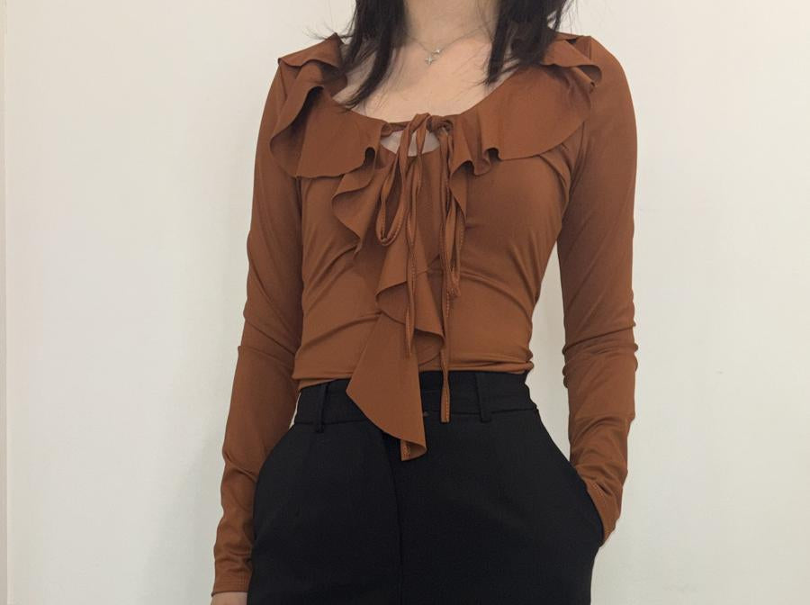 Body à volants et lien noué