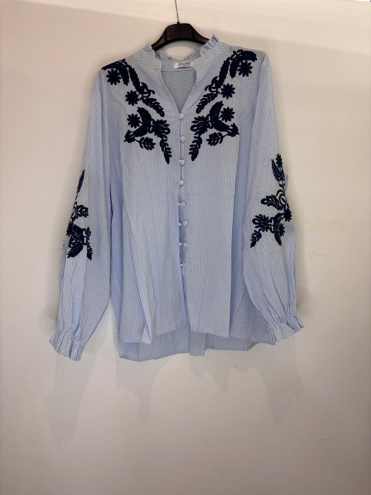 Chemise rayée à broderies florales