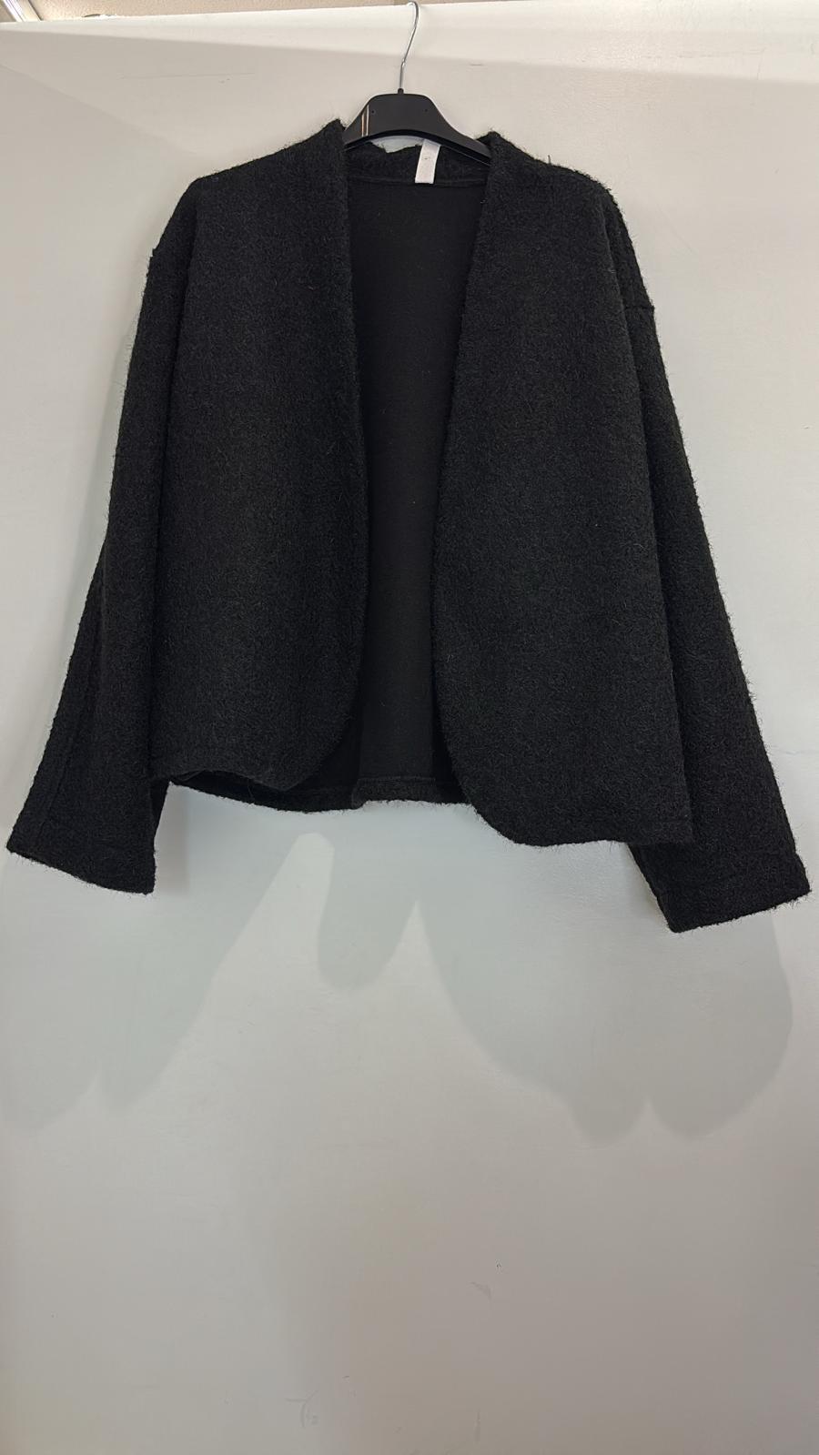 Gilet court en maille duveteuse