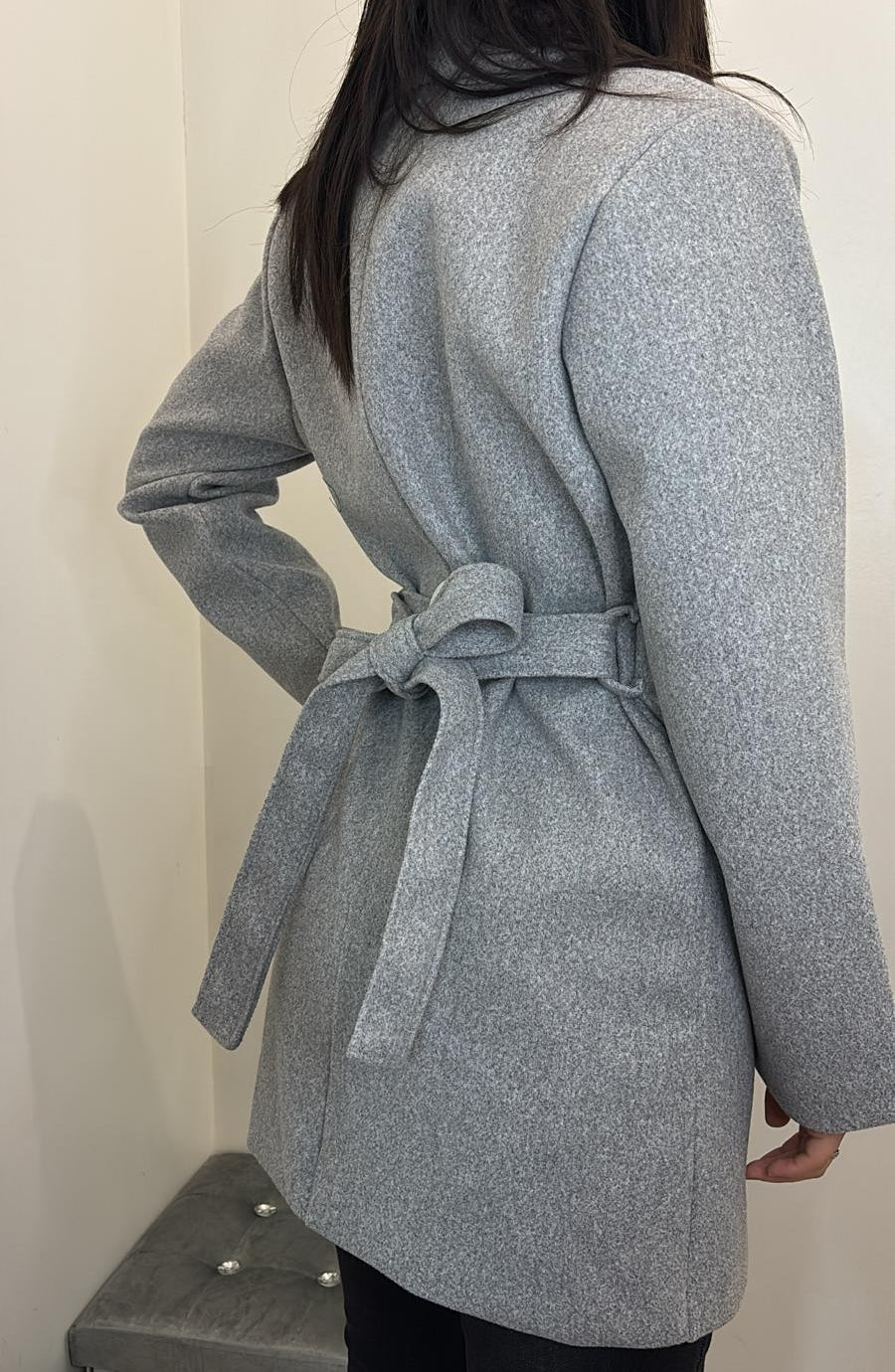 Manteau droit à boutons dorés