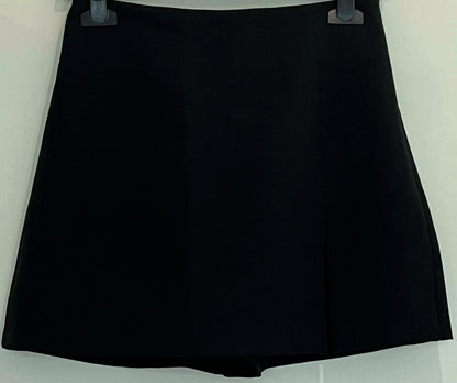 Short jupe courte fendue sur le côté à coupe ajustée