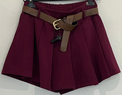 Short jupe plissée avec ceinture intégrée et plis réguliers