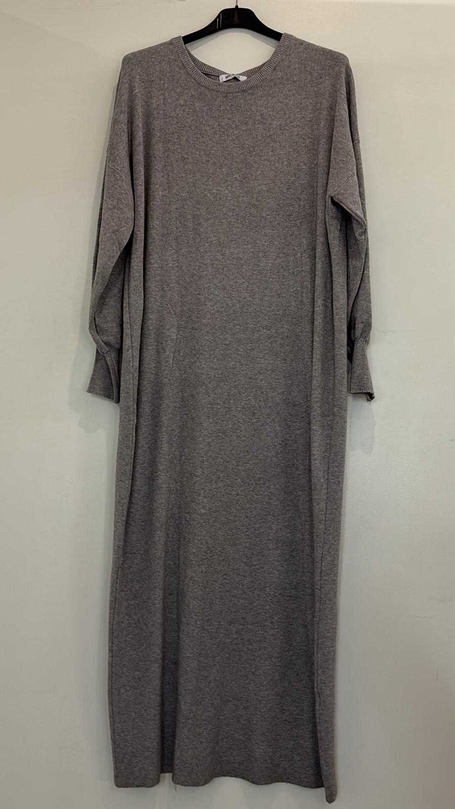 Robe pull en maille légère coupe droite