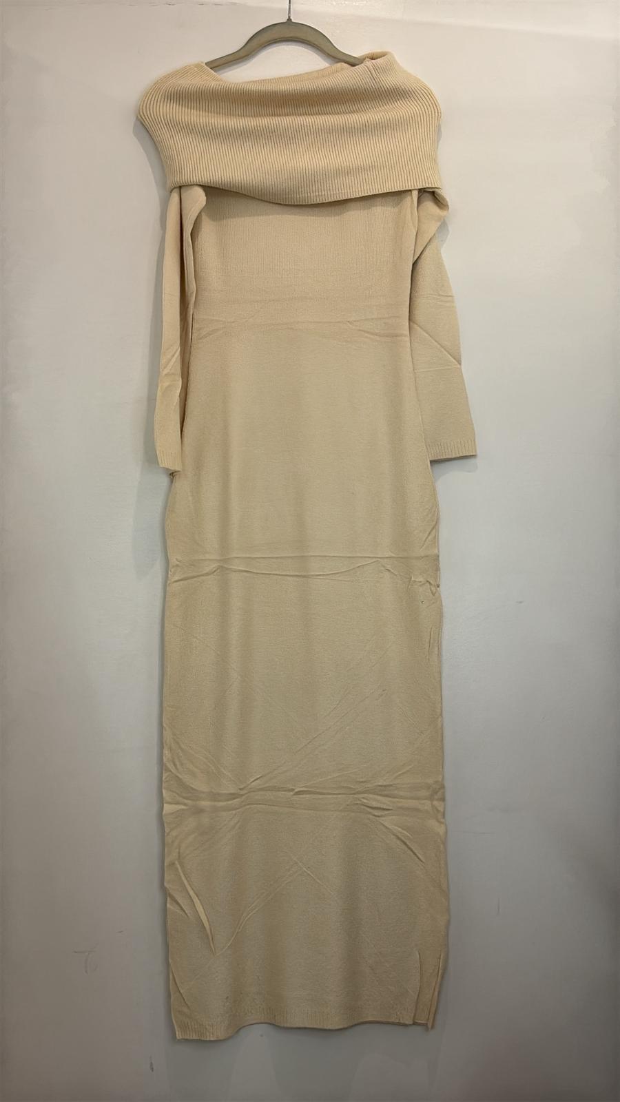 Robe pull épaules dénudées en maille