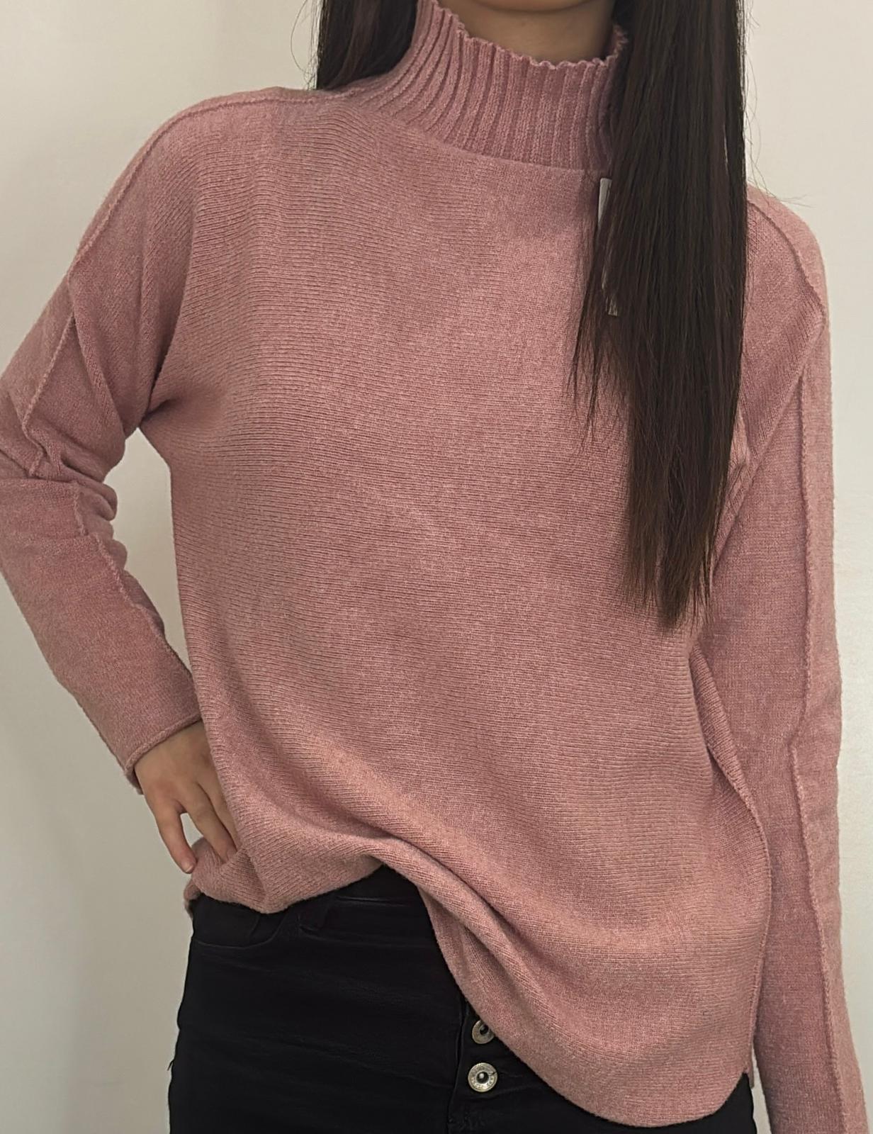 Pull col montant coupe ample et maille douce