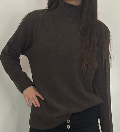 Pull col montant coupe ample et maille douce