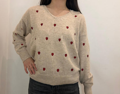 Pull décoré de petits cœurs