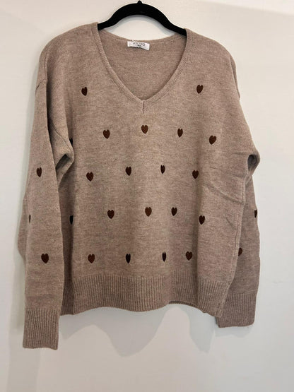 Pull décoré de petits cœurs