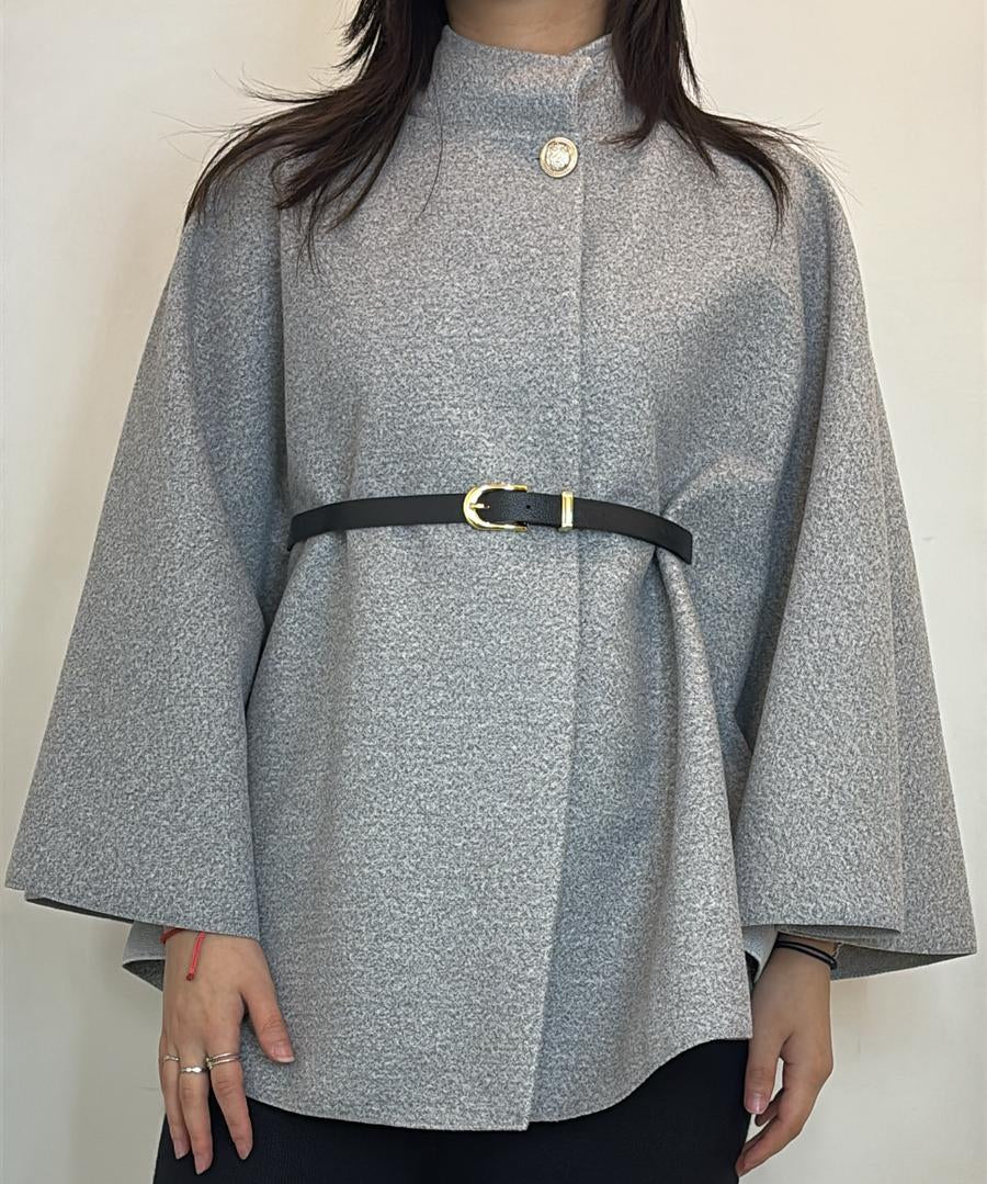 Cape à bouton doré ceinture fine noire