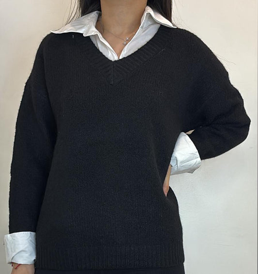 Pull en maille avec col V avec chemise blanche intégrée