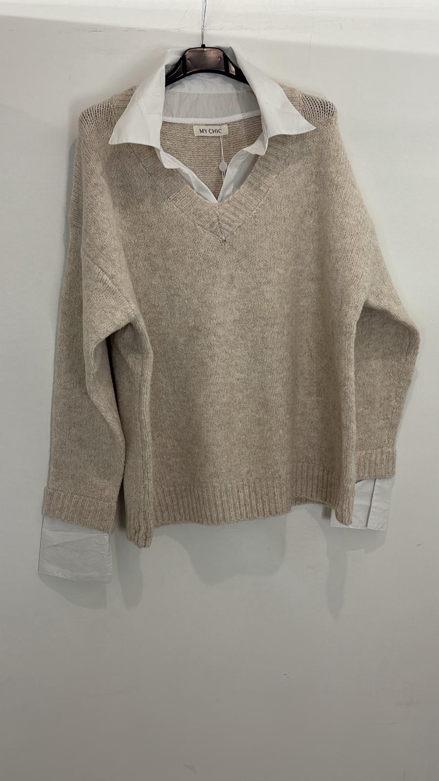 Pull en maille avec col V avec chemise blanche intégrée