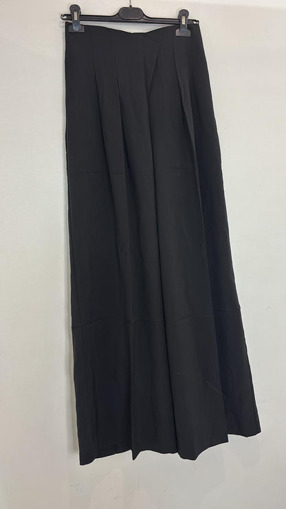Pantalon large coupe fluide et taille travaillée à plis