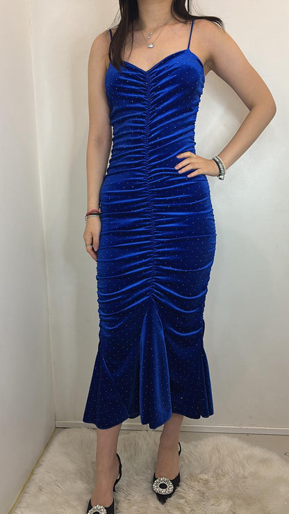 Robe longue drapée et strass