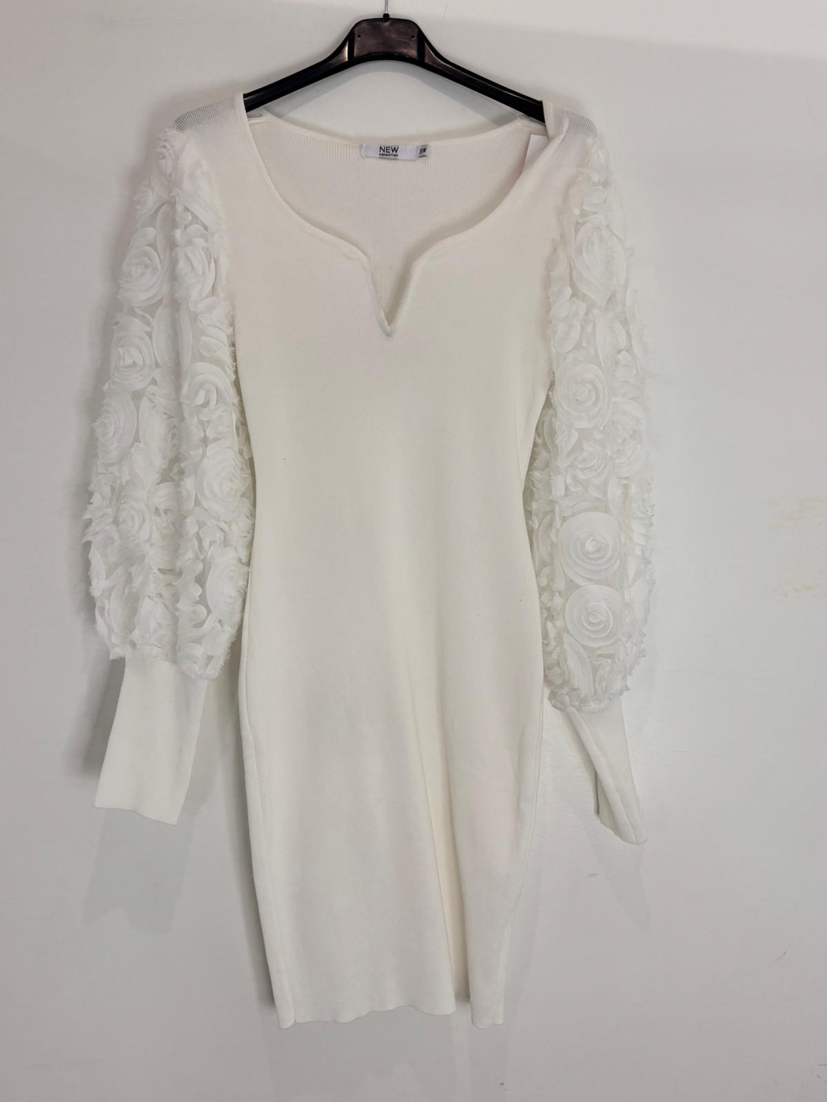 Robe manches roses 3D