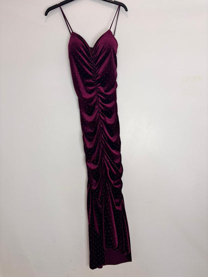 Robe longue drapée et strass