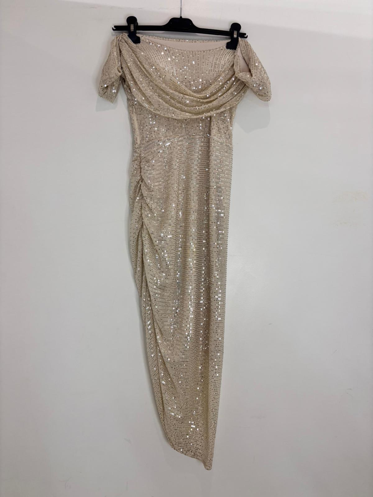 Robe asymétrique sequins scintillants & épaules dégagées