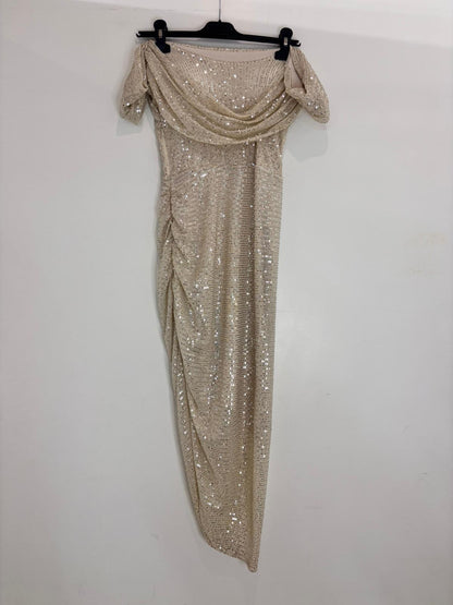 Robe asymétrique sequins scintillants & épaules dégagées