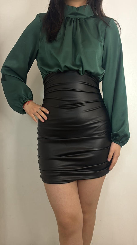 Robe bicolore haut satiné & bas simili drapée