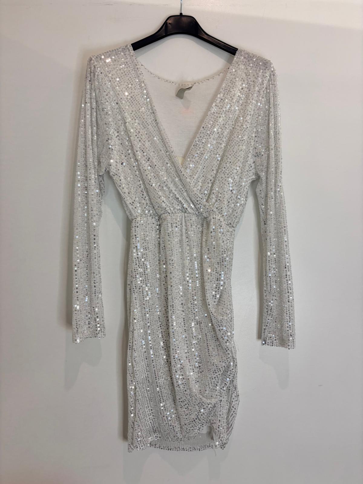 Robe sequins décolleté cache-cœur