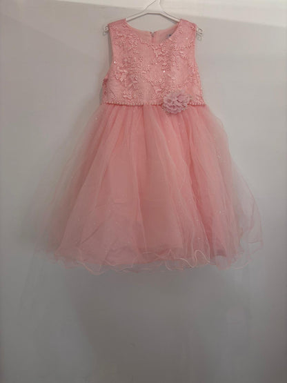 Robe en tulle avec fleur & détails brillants