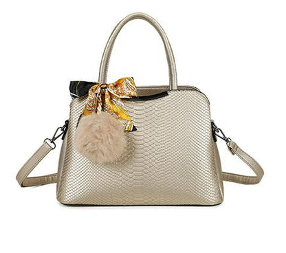 Sac à main texturé avec foulard et pompon porté main & bandoulière