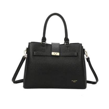 Sac noir classique à structure droite porté main ou bandoulière